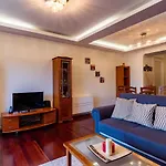 Casa Branca With Garden By Madeira דירה פונשל