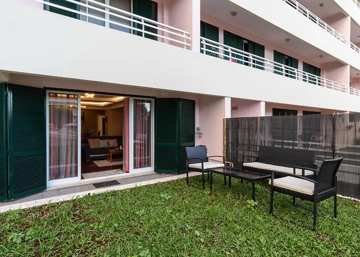 Casa Branca With Garden By Madeira דירה פונשל