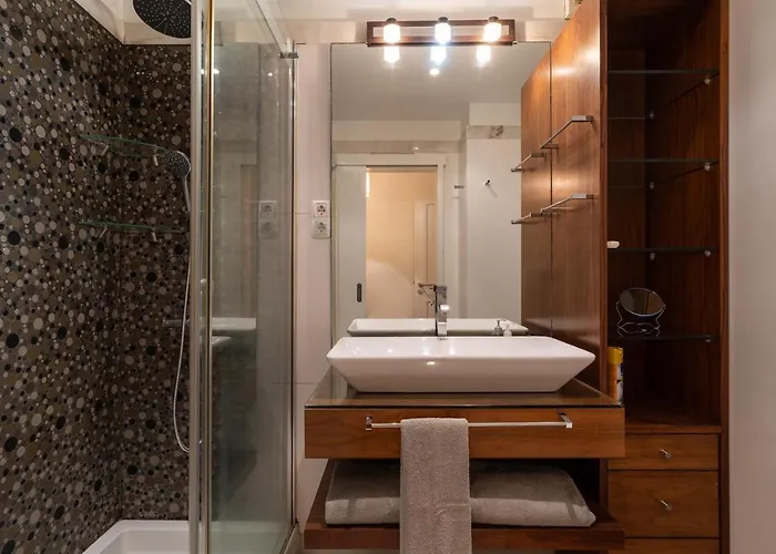 Casa Branca With Garden By Madeira דירה פונשל